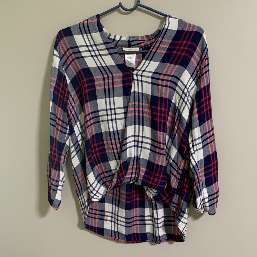 inTu. Plaid Blouse